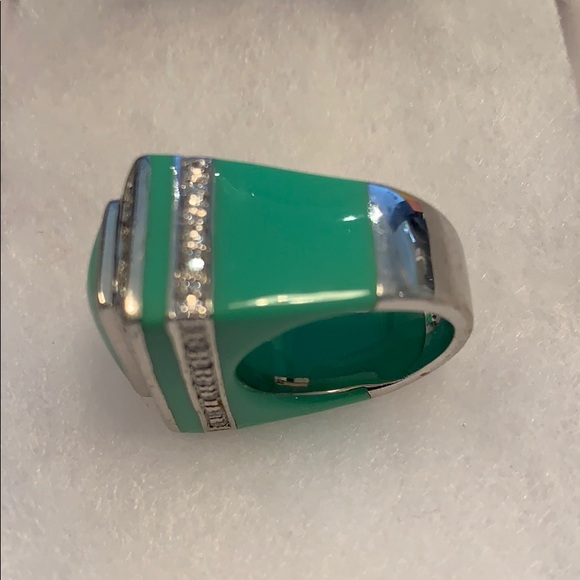 Ring - Picture 2 of 5
